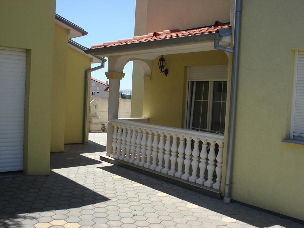 Apartment Komljenovic Pula Luaran gambar