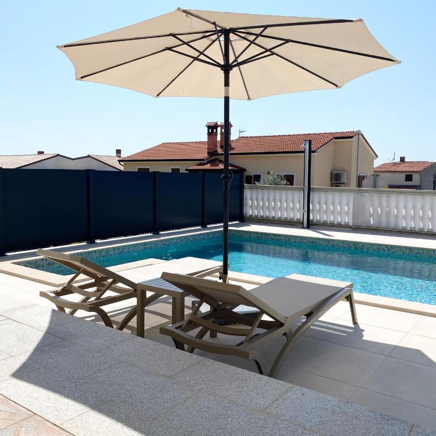 Apartment Komljenovic Pula Luaran gambar